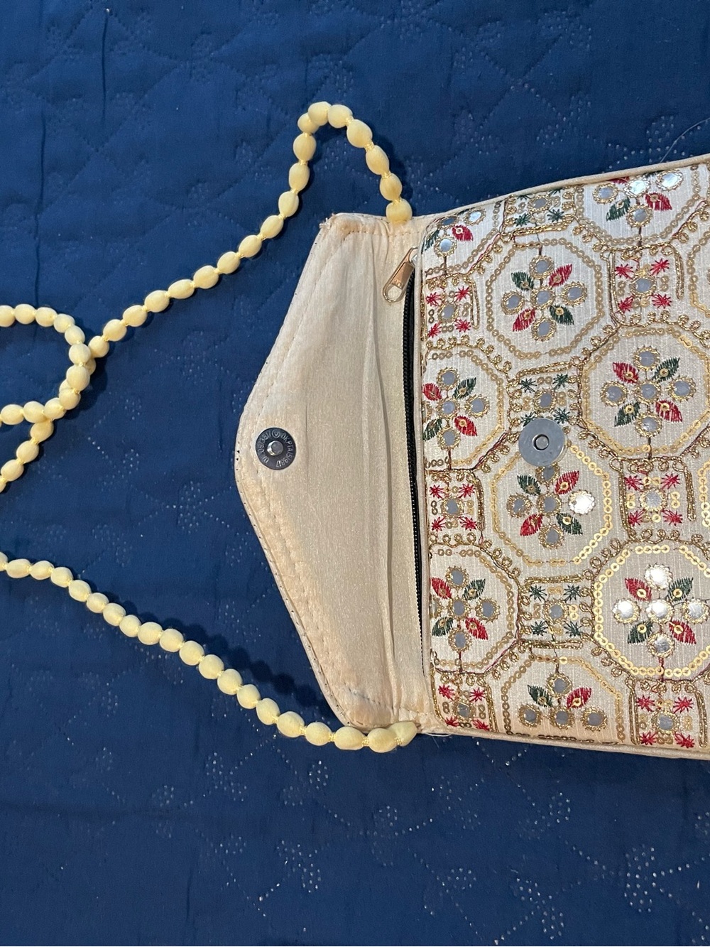 Ethnic Indian Wear Gold & Cream Floral Embroidered Sequin Clutch and Cross Body - Picture 6 of 6